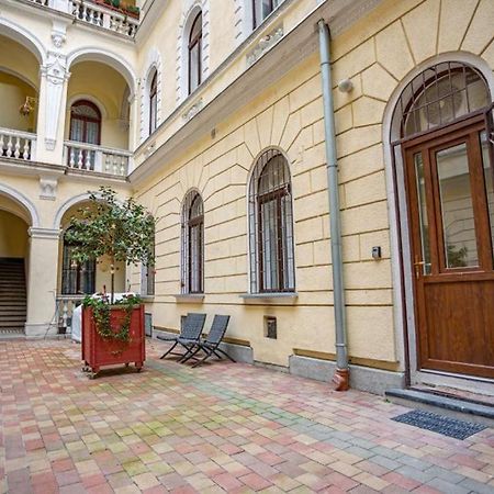 Boutique Apartment In Akacfa Street Будапеща Екстериор снимка