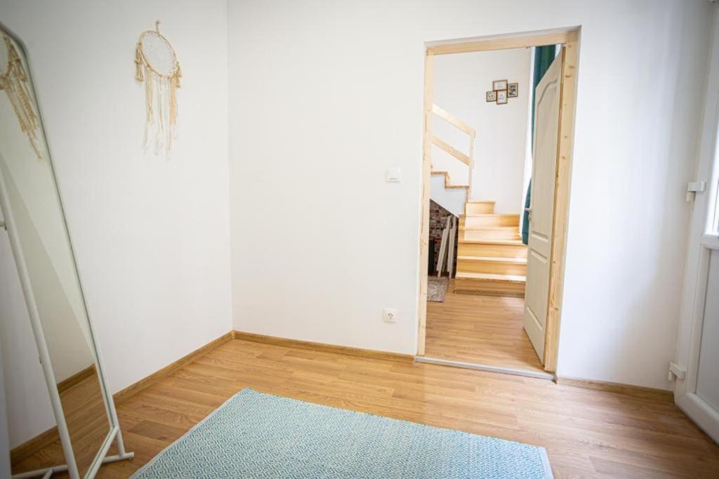 Boutique Apartment In Akacfa Street Будапеща Екстериор снимка
